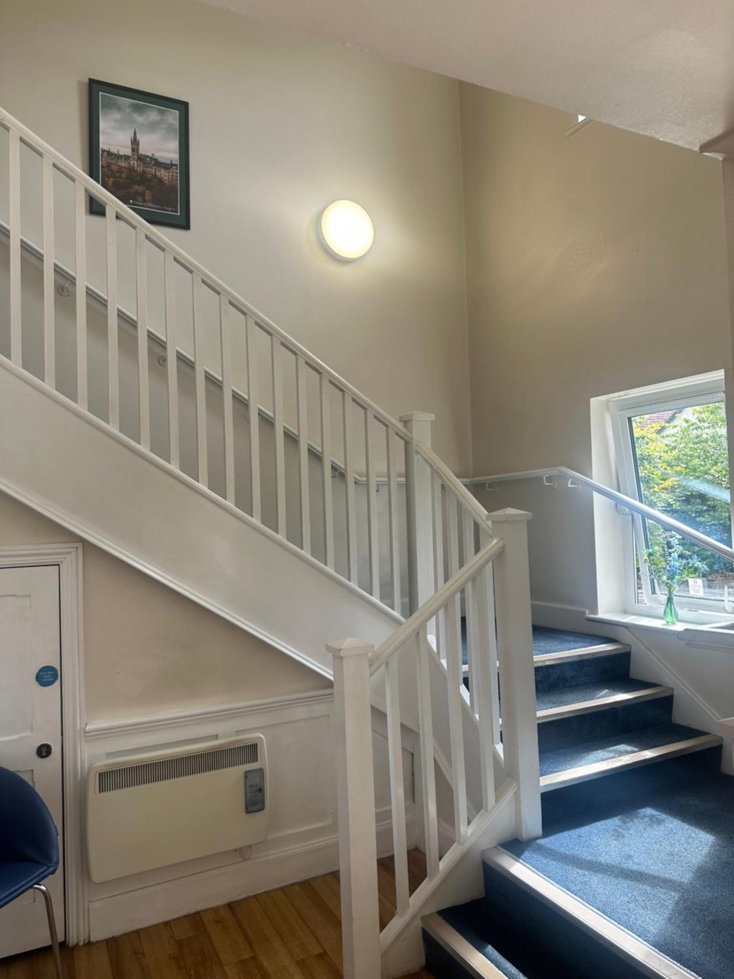 Go2 Glasgow Cumbernauld Hotel - Free Parking And Pet Friendly 외부 사진